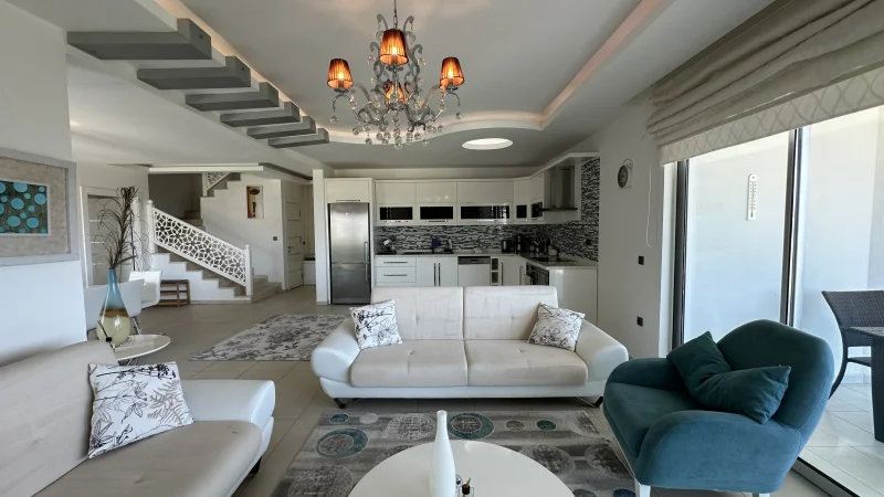 4+1 Apartment with Sea View in Alanya