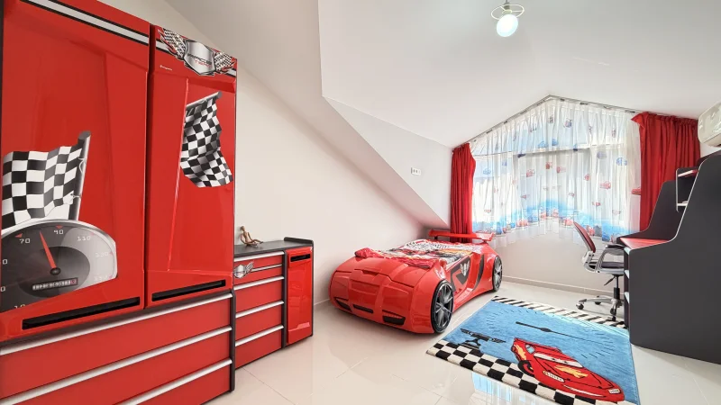 Alanya'da Satılık Denize Sıfır 3+1 Daire