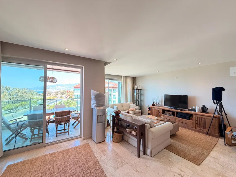 Alanya, Kestel'de Denize Sıfır 2+1 Daire