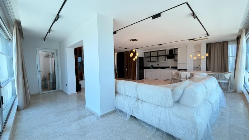 Zum Verkauf stehende 2+1 Wohnung direkt am Meer in Alanya