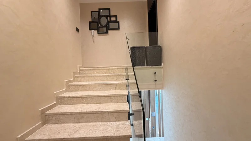 Zum Verkauf stehende 2+1 Wohnung direkt am Meer in Alanya