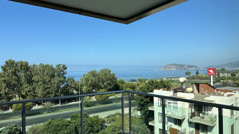 4+1 Apartment with Sea View in Alanya