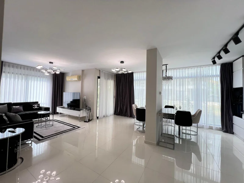 Møbleret 3+1 duplexlejlighed med have i Aqua Residence