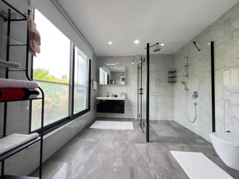 Møbleret 3+1 duplexlejlighed med have i Aqua Residence