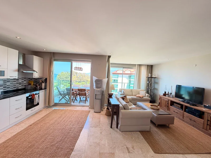 Alanya, Kestel'de Denize Sıfır 2+1 Daire