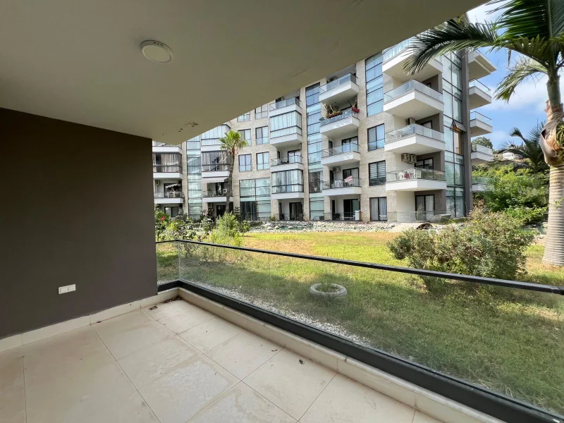 Møbleret 3+1 duplexlejlighed med have i Aqua Residence