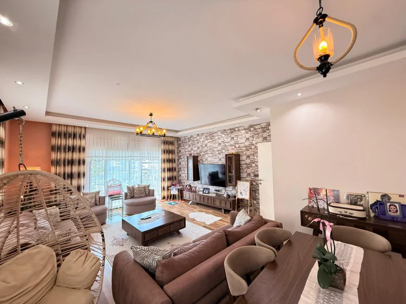Zum Verkauf stehende 5+1 Wohnung in Alanya