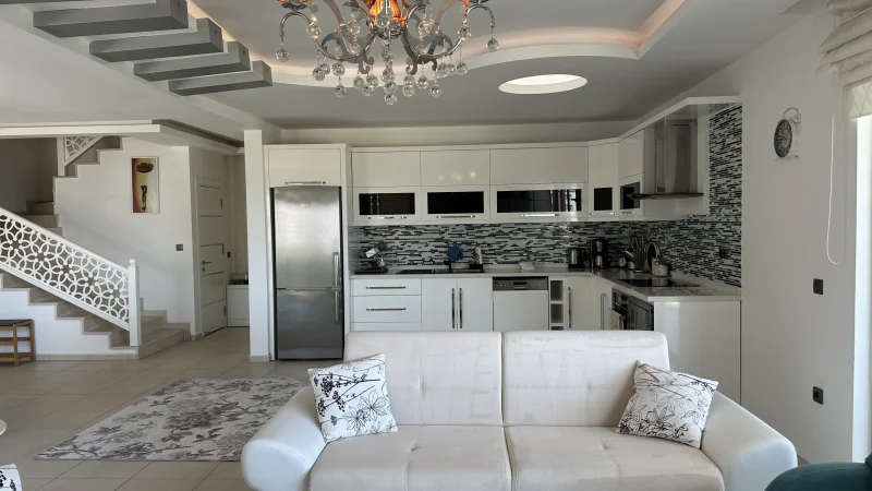 4+1 Apartment with Sea View in Alanya