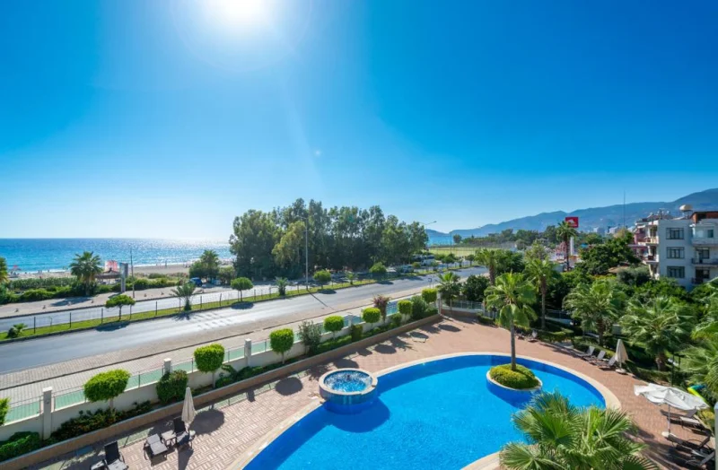 4+1 Apartment with Sea View in Alanya