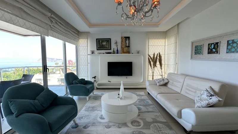 4+1 Apartment with Sea View in Alanya