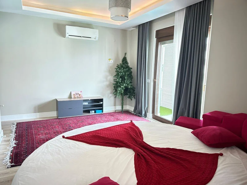 Alanya, Kestel'de Deniz Manzaralı 6+1 Daire