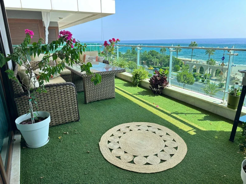 Alanya, Kestel'de Deniz Manzaralı 6+1 Daire