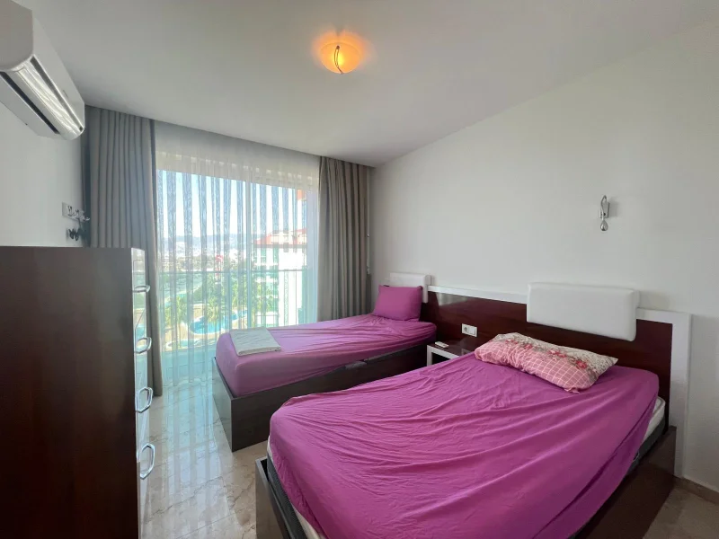 Alanya'da Denize Sıfır 4+1 Daire