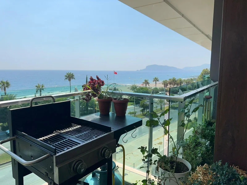 Alanya, Kestel'de Deniz Manzaralı 6+1 Daire
