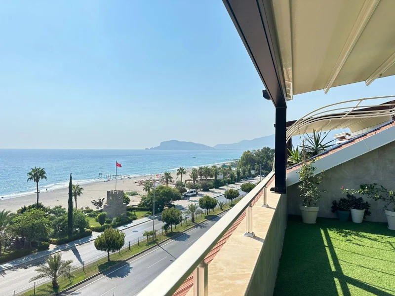 Alanya, Kestel'de Deniz Manzaralı 6+1 Daire