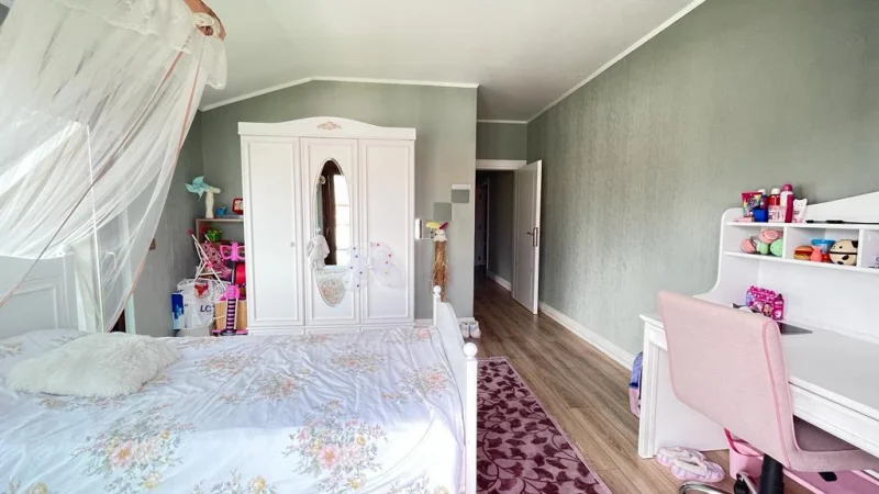 Alanya, Kestel'de Deniz Manzaralı 6+1 Daire