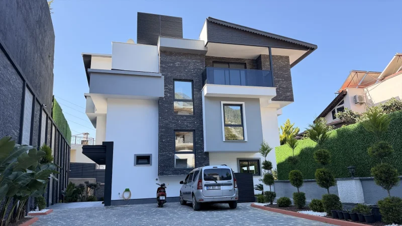 Alanya'da 5+2 Deniz Manzaralı Villa