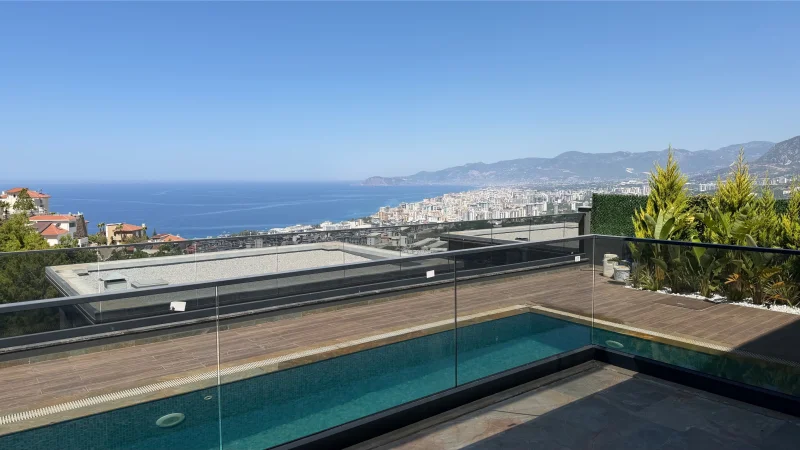 Villa 4+1 med panoramisk havsutsikt i Olimp City