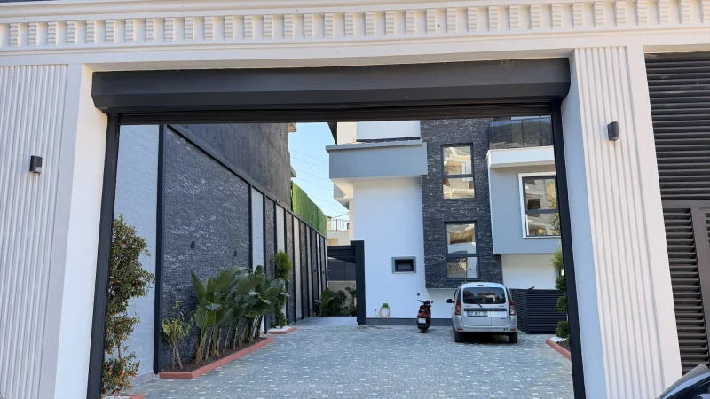 Alanya'da 5+2 Deniz Manzaralı Villa