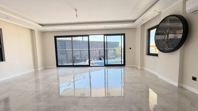 Alanya'da 5+2 Deniz Manzaralı Villa