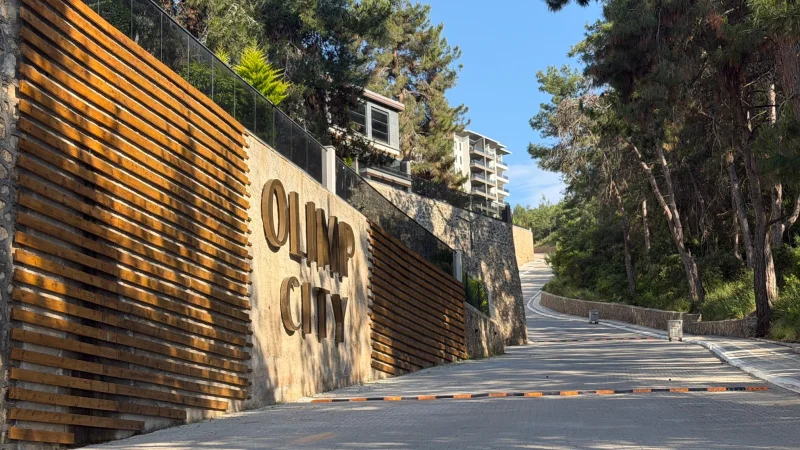 Villa 4+1 med panoramisk havsutsikt i Olimp City