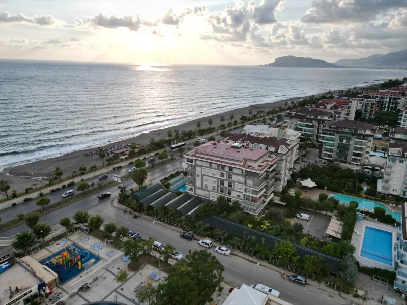 1+1 Apartment at Küçüker Sea Star on the Kestel Seafront