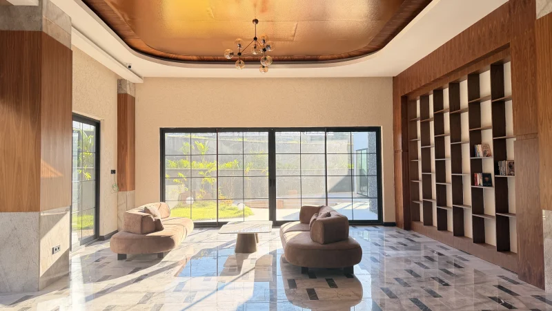 1+1 Wohnung mit Meerblick im Küçüker Palazzo