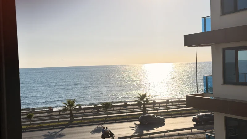 1+1 Wohnung mit Meerblick im Küçüker Palazzo