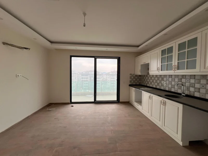 Duplexlejlighed 5+1 til salg direkte ved havet i Kestel, Alanya